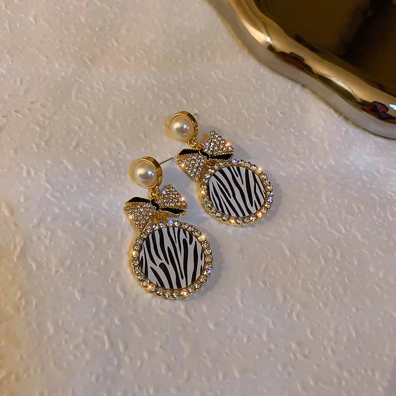 Gold Bow Earrings -Diamond Pearl Striped Earrings-Jewearrings