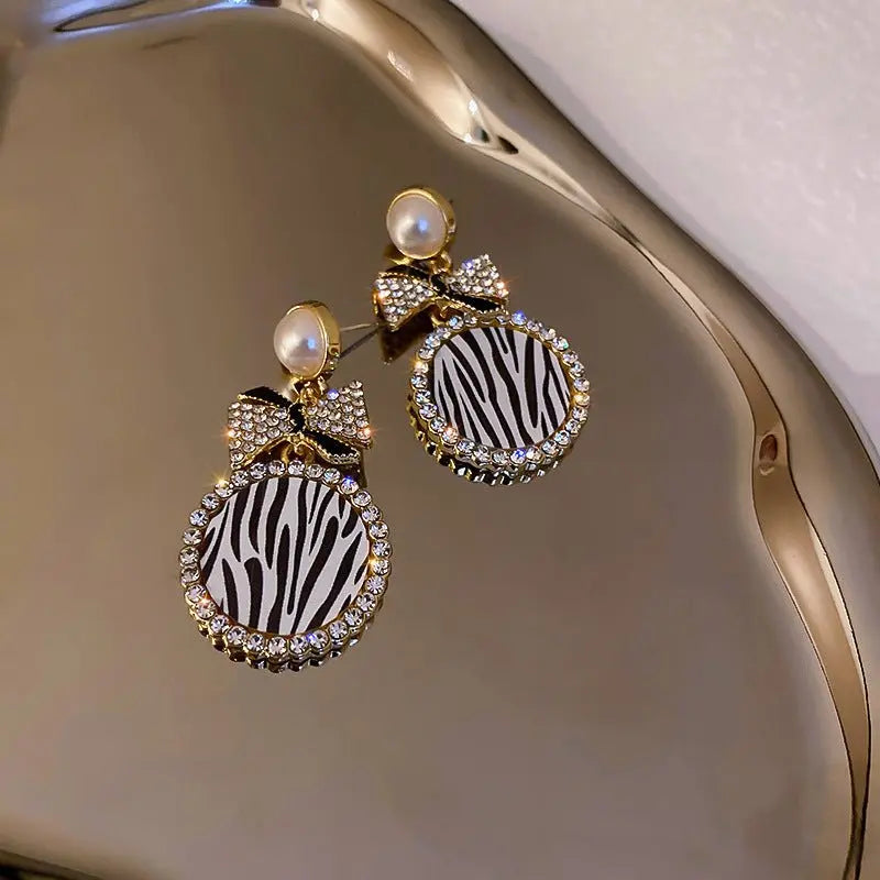 Gold Bow Earrings -Diamond Pearl Striped Earrings-Jewearrings