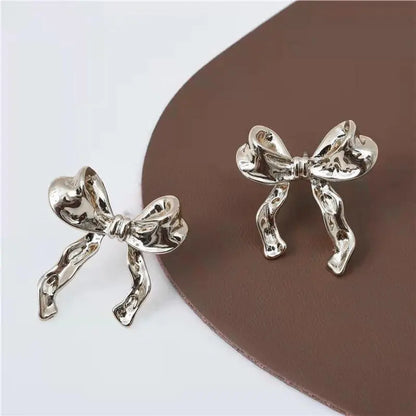 Gold Bow Earrings | Simple & Stylish for Any Occasion-Jewearrings