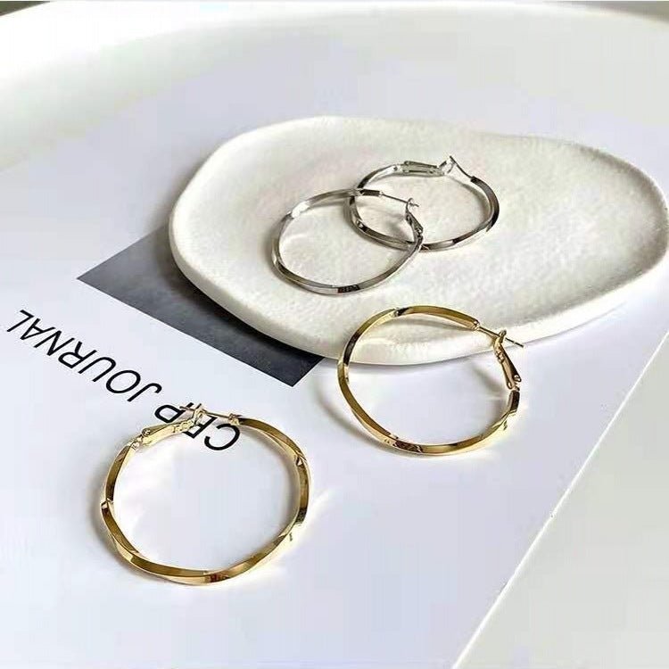 Golden Hoop Fashionable Women Circle Big Earrings Temperament-Jewearrings