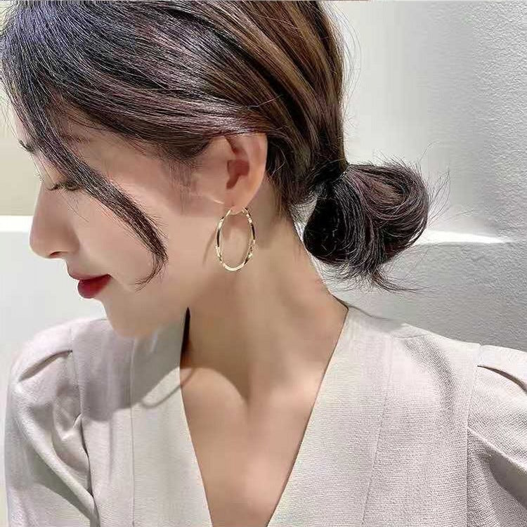 Golden Hoop Fashionable Women Circle Big Earrings Temperament-Jewearrings