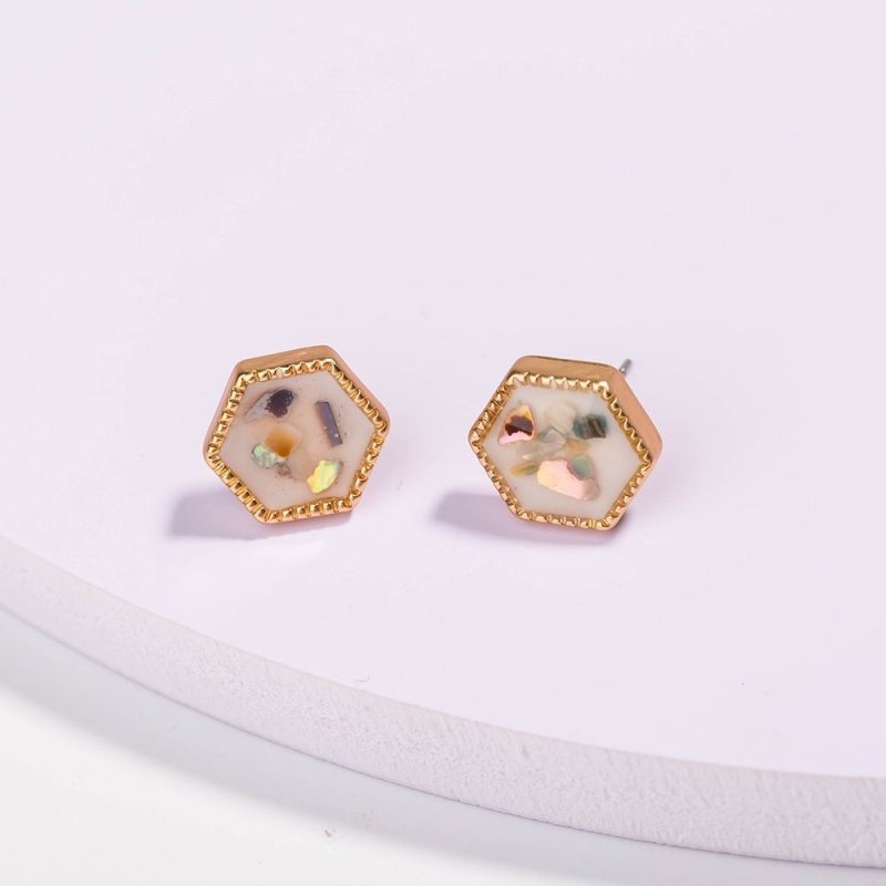 Hot new accessories in Europe and America, natural color shell earrings-Jewearrings