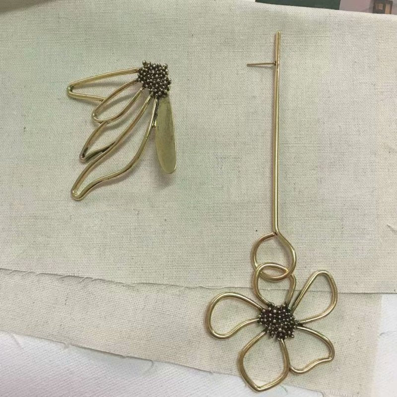 Ins Exaggerated Big Earrings New Temperament Sexy Retro Style Flower Asymmetric Earrings-Jewearrings