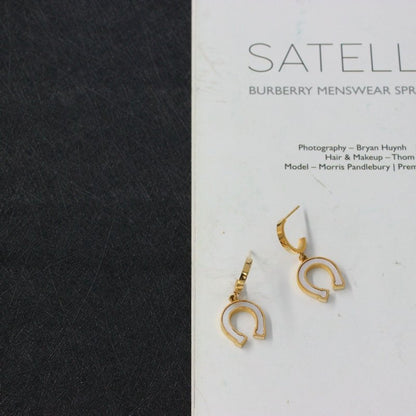 Irregular English Letter U-shaped Shell Earrings-Jewearrings