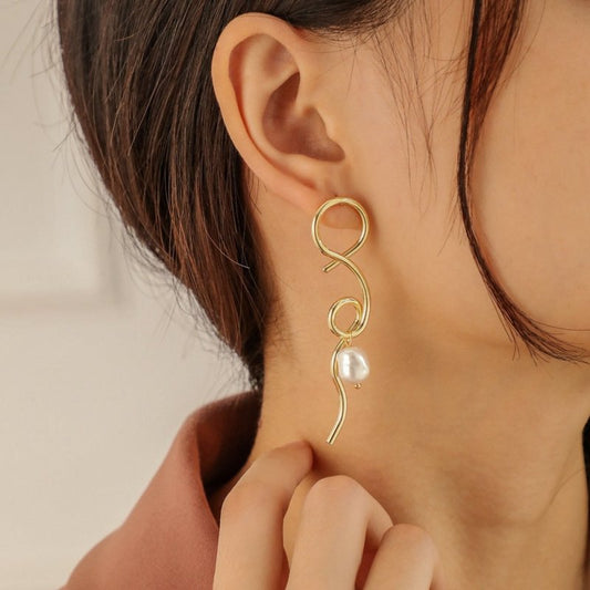 Irregular Winding Metal Baroque Shaped Pearl Earrings-Jewearrings