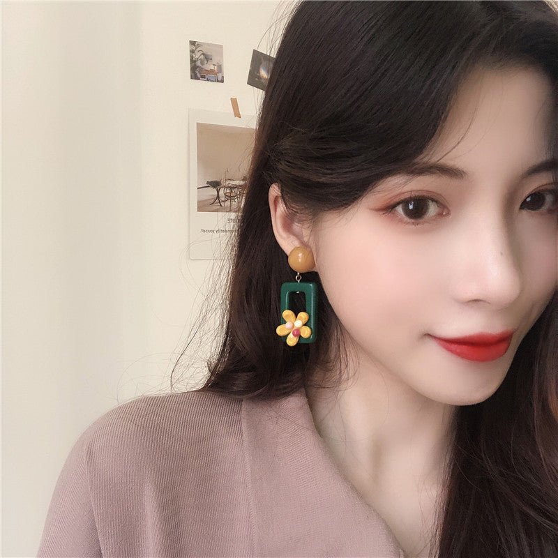 Korea Hyuna Style Cute Daisy Flower Contrast Color Stud Earrings-Jewearrings