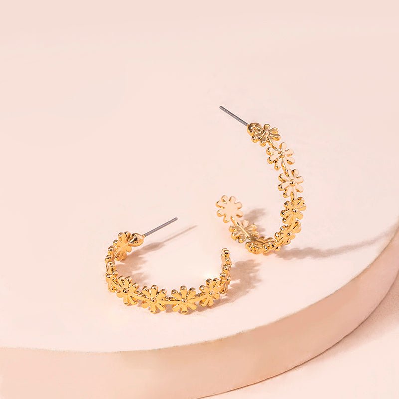 Korean Cute Daisy Statement Stud Earrings Gold Flower Circle Earrings For Women-Jewearrings