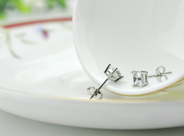 Men's And Women's Artificial Diamond Stud Earrings-Jewearrings