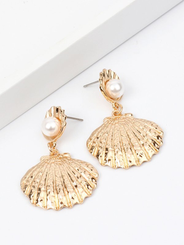 Metallic shell pearl earrings-Jewearrings