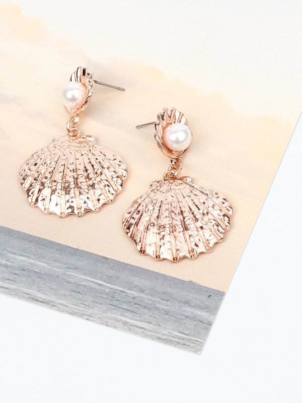 Metallic shell pearl earrings-Jewearrings