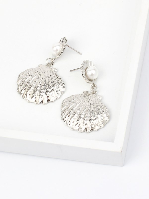 Metallic shell pearl earrings-Jewearrings