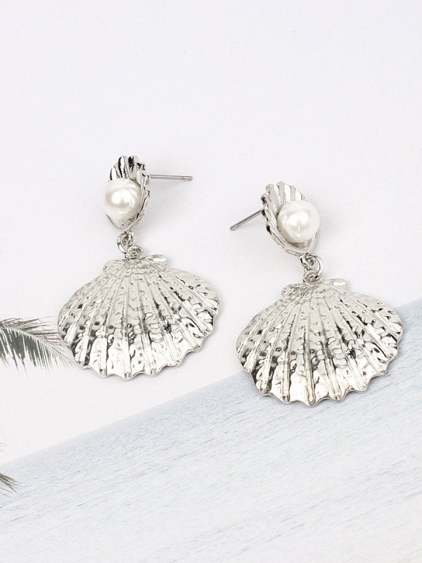 Metallic shell pearl earrings-Jewearrings