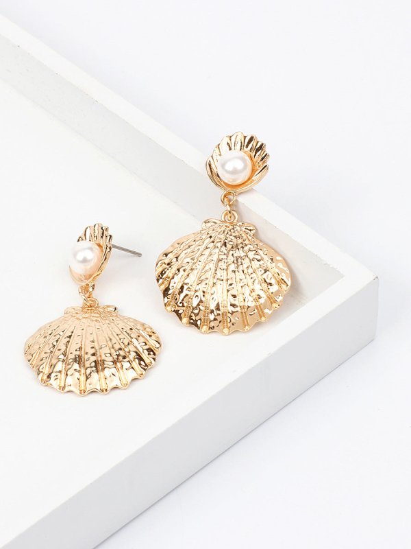 Metallic shell pearl earrings-Jewearrings