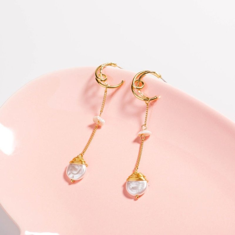 Original design jewelry moon earrings long tassel baroque pearl earrings Korean style design accessories-Jewearrings