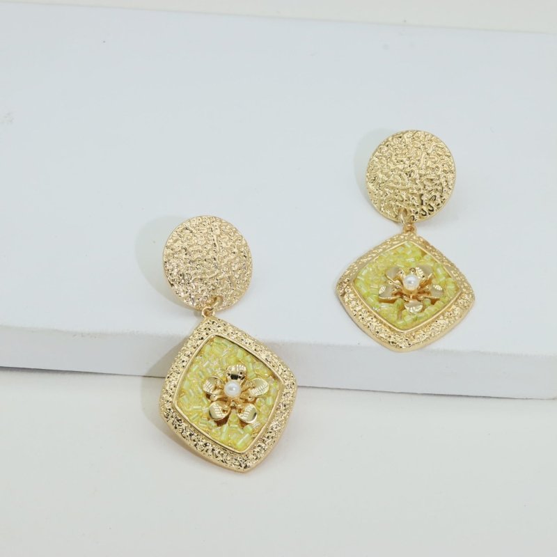 Pearl Flower Earrings Cute 3D Studs-Jewearrings