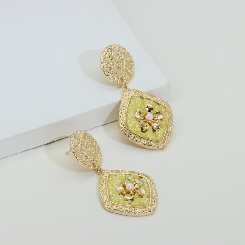 Pearl Flower Earrings Cute 3D Studs-Jewearrings