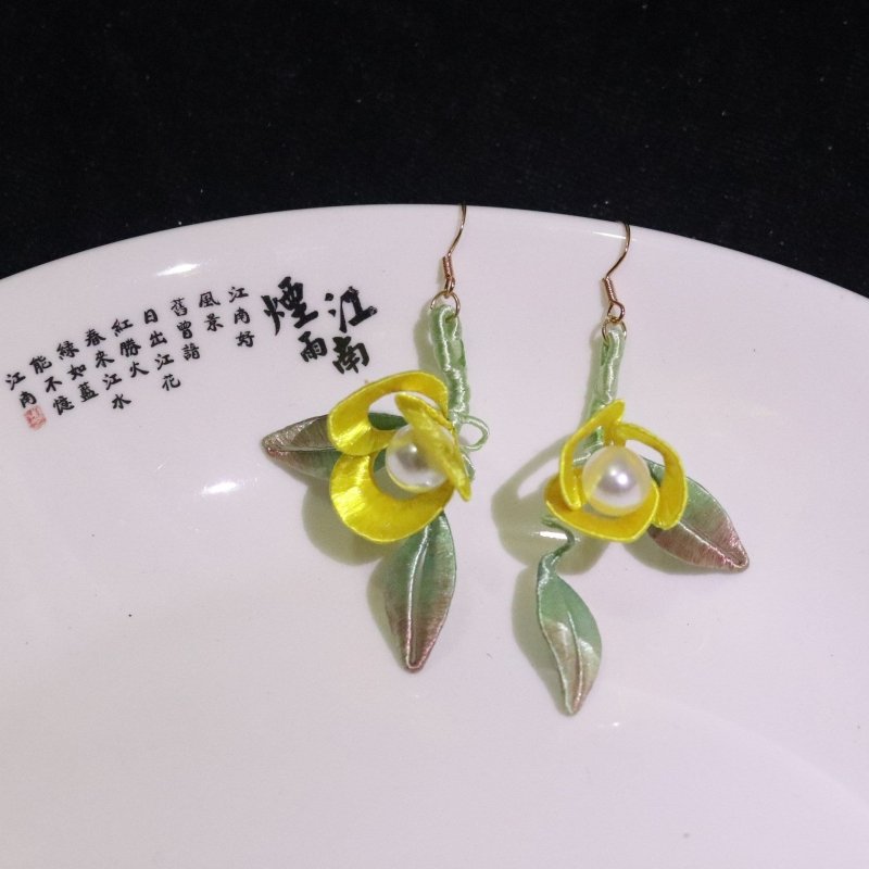 Pearl Flower Earrings - Hanfu Wrapped-Jewearrings