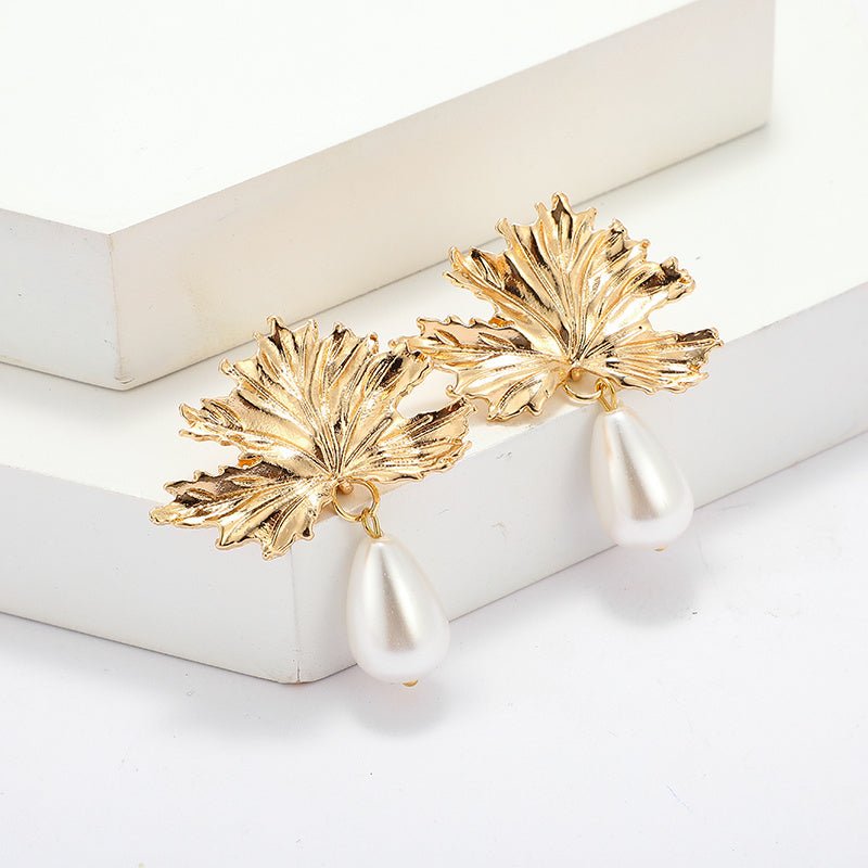 Pearl Flower Earrings - Leaf pearl golden-Jewearrings