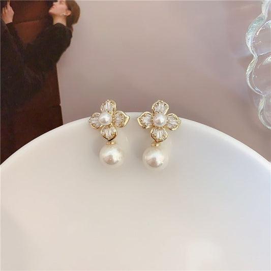 Pearl Flower Earrings - Personalized Zircon-Jewearrings