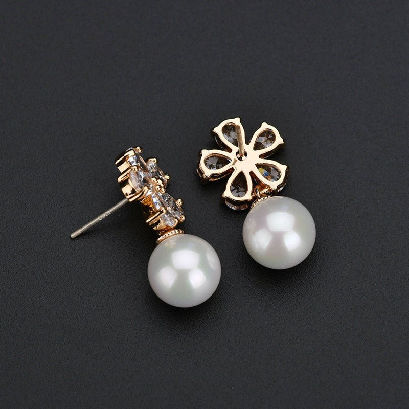 Pearl Flower Earrings - Small Fragrant-Jewearrings