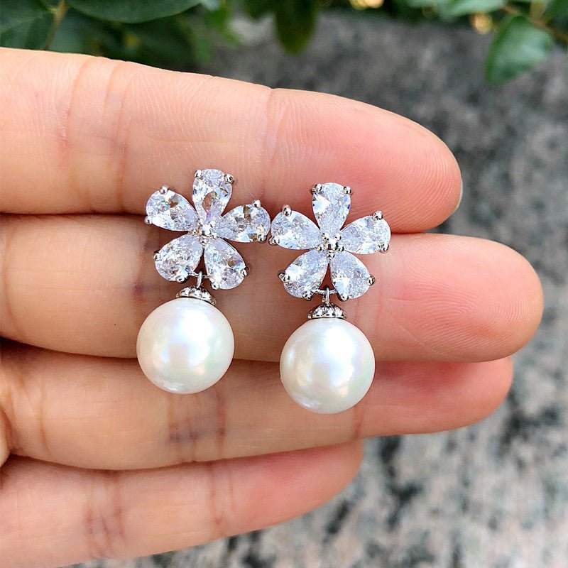 Pearl Flower Earrings - Small Fragrant-Jewearrings