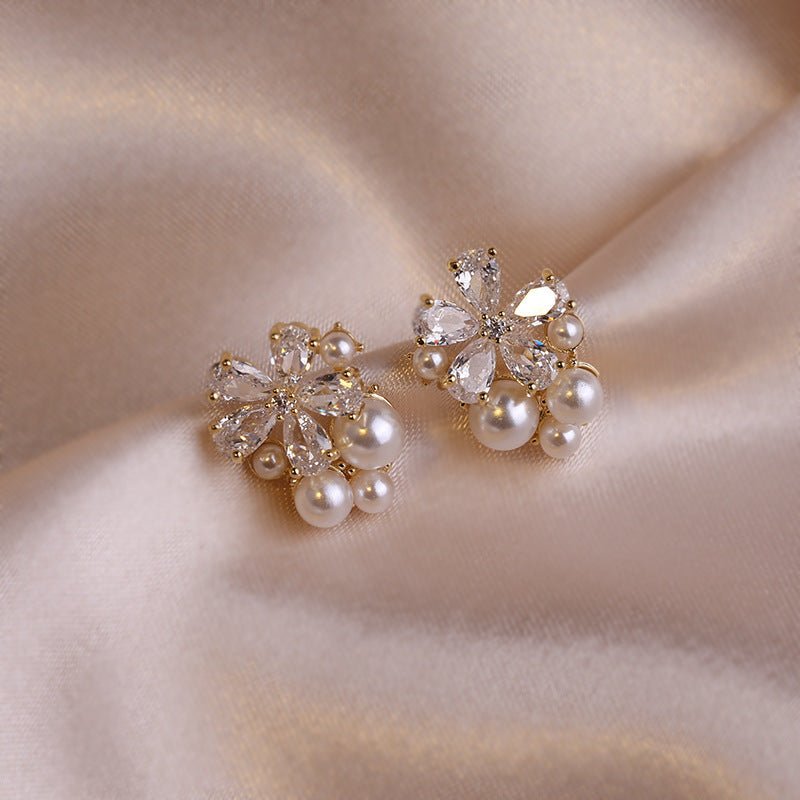 Pearl Flower Earrings - Small & Simple-Jewearrings