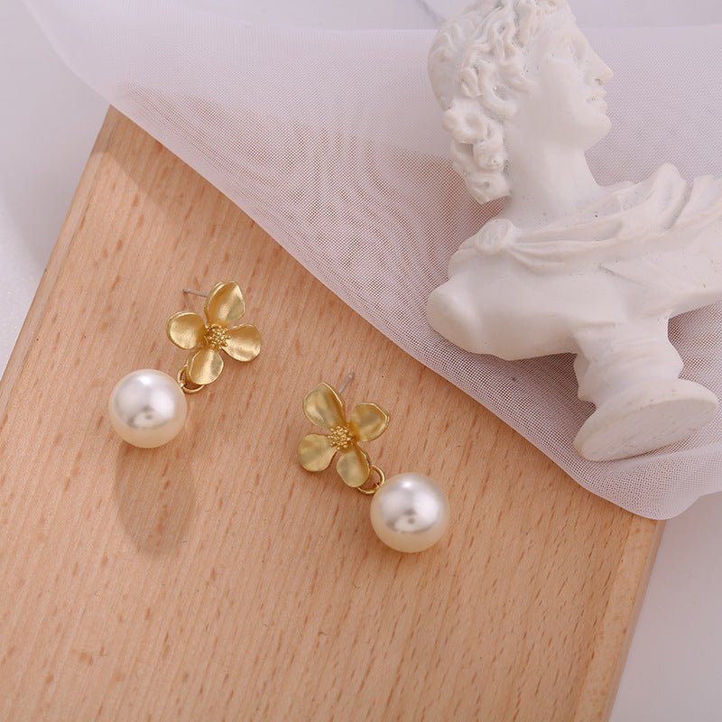 Pearl Flower Earrings Sterling Silver Needle-Jewearrings