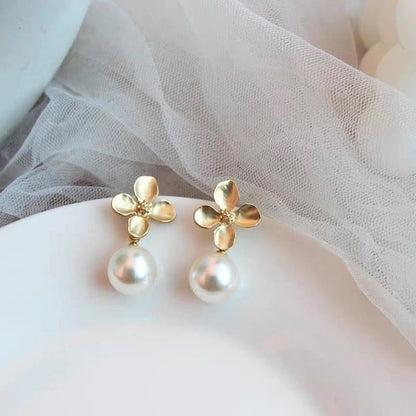 Pearl Flower Earrings Sterling Silver Needle-Jewearrings