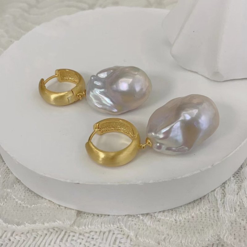 Retro Simple Large Baroque Pearl Earrings-Jewearrings