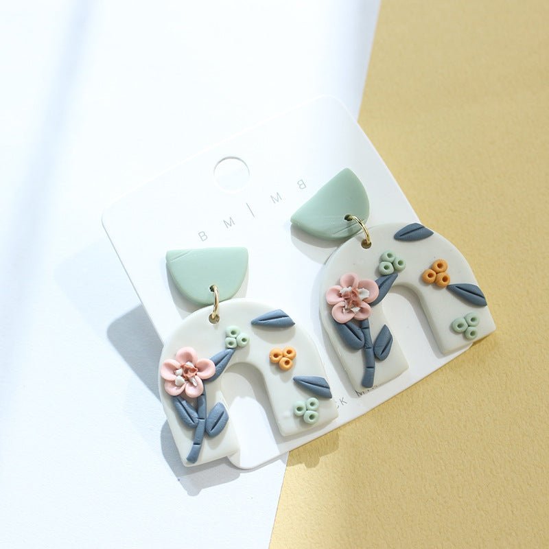 Retro Temperament Three-dimensional Flower Clay Clay Stud Earrings-Jewearrings