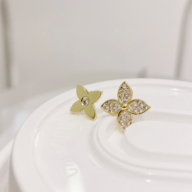 S925 Silver Needle Asymmetric Small Flower Stud Earrings Female Simple Design-Jewearrings