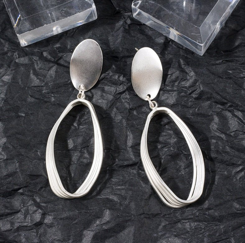 S925 silver needle cold light earrings Europe and the United States long geometric oval earrings simple matte matte earrings female-Jewearrings