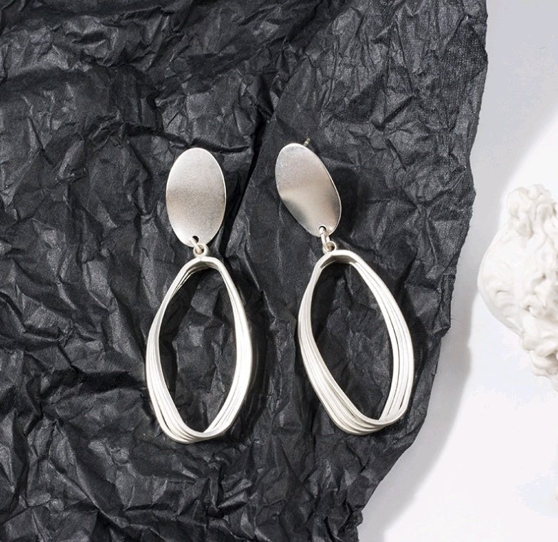 S925 silver needle cold light earrings Europe and the United States long geometric oval earrings simple matte matte earrings female-Jewearrings