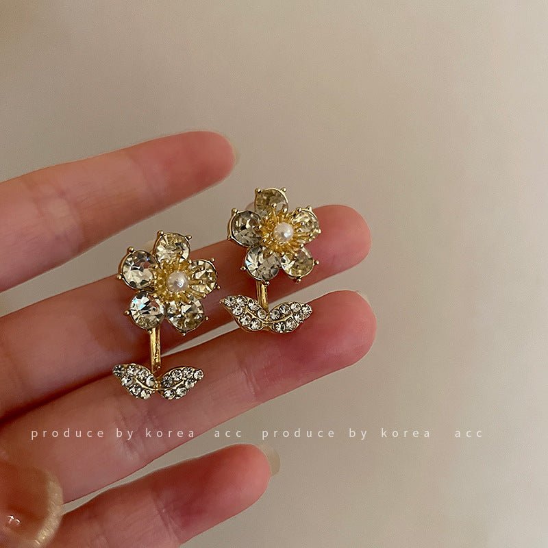 Silver Needle Dinner Style Ladies Temperament Flower Stud Earrings-Jewearrings