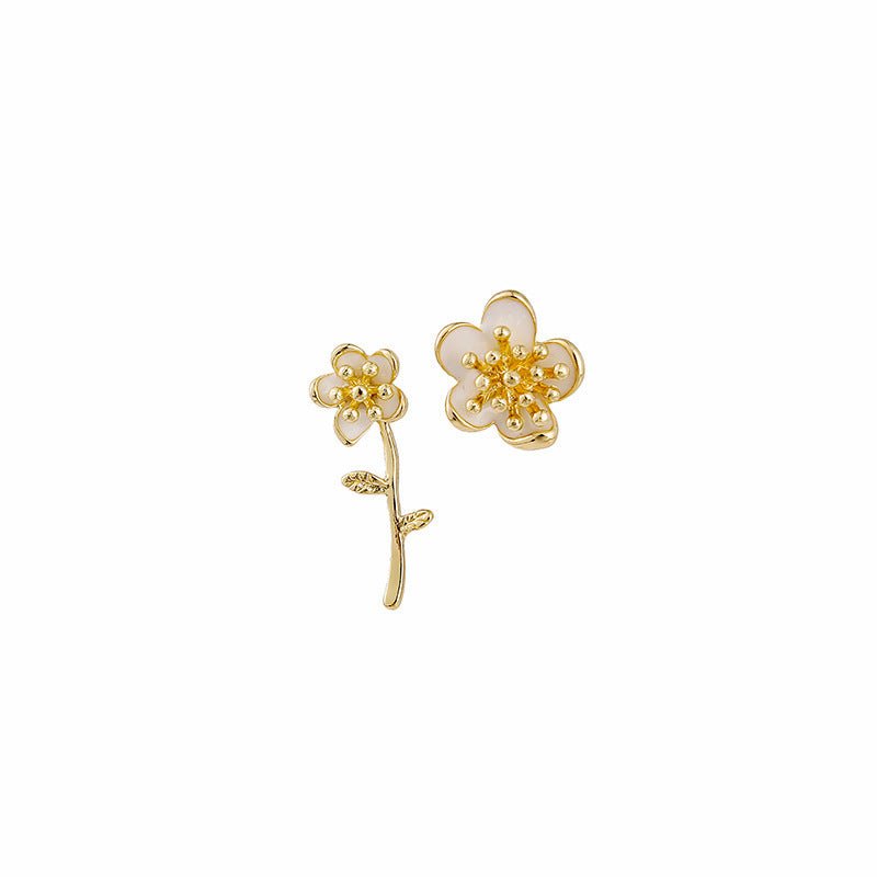 Silver Needle Pure And Beautiful Asymmetric Flower Stud Earrings Narcissus-Jewearrings