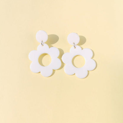 Simple Acrylic Earrings Flowers Retro Temperament White-Jewearrings