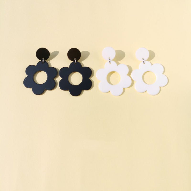 Simple Acrylic Earrings Flowers Retro Temperament White-Jewearrings