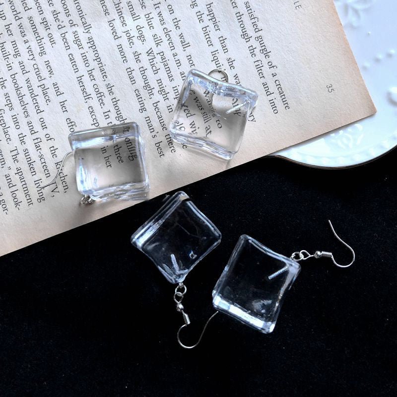 Simple And Fresh Irregular White Acrylic Earrings-Jewearrings