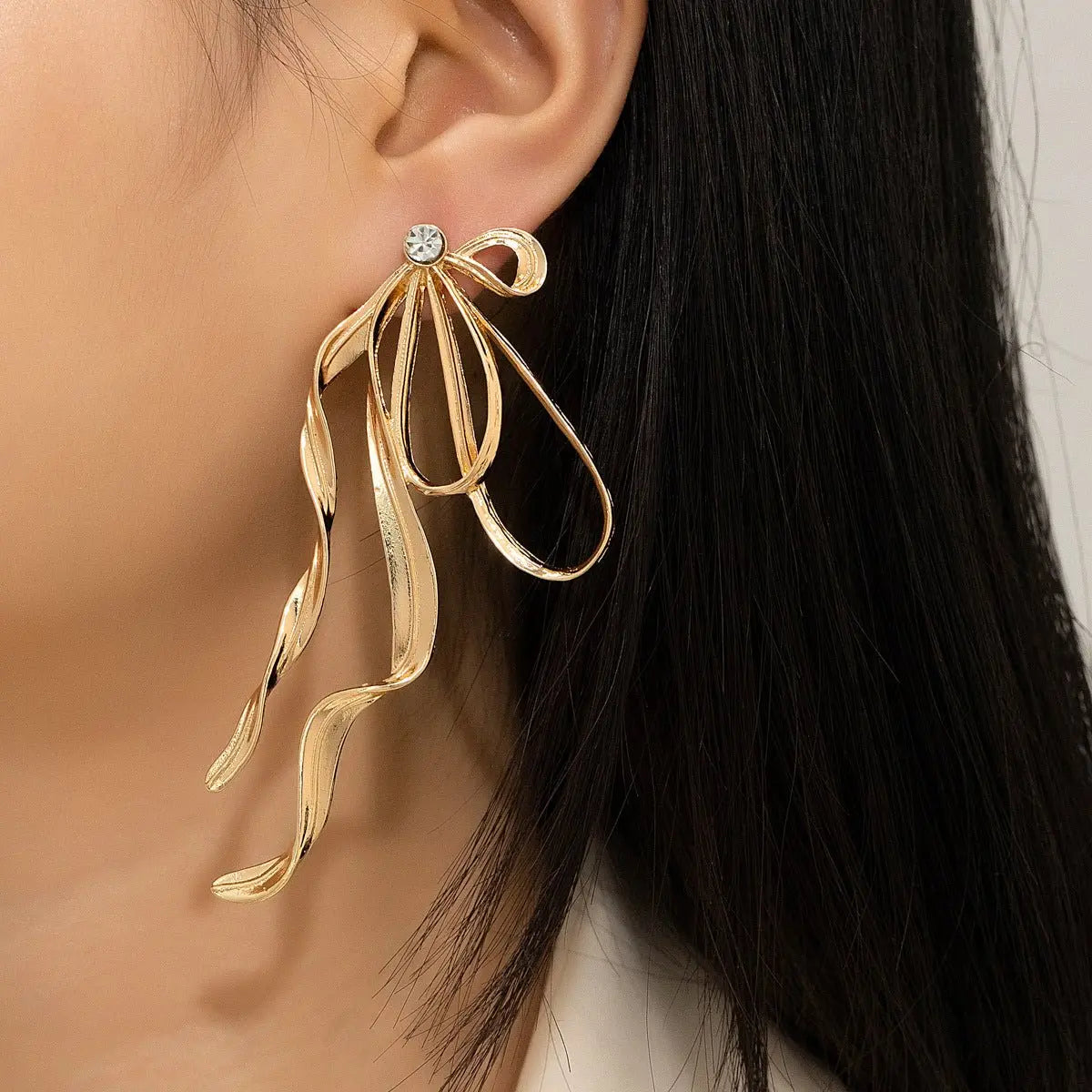 Stand Out From The Crowd: Gold Bow Earrings For Women-Jewearrings