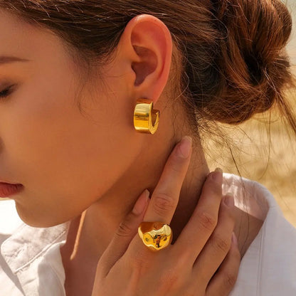 Titanium Earrings Gold-plated C-Shaped Studs-Jewearrings