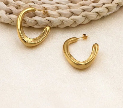 Titanium Earrings: Graceful C-Shaped Earrings-Jewearrings