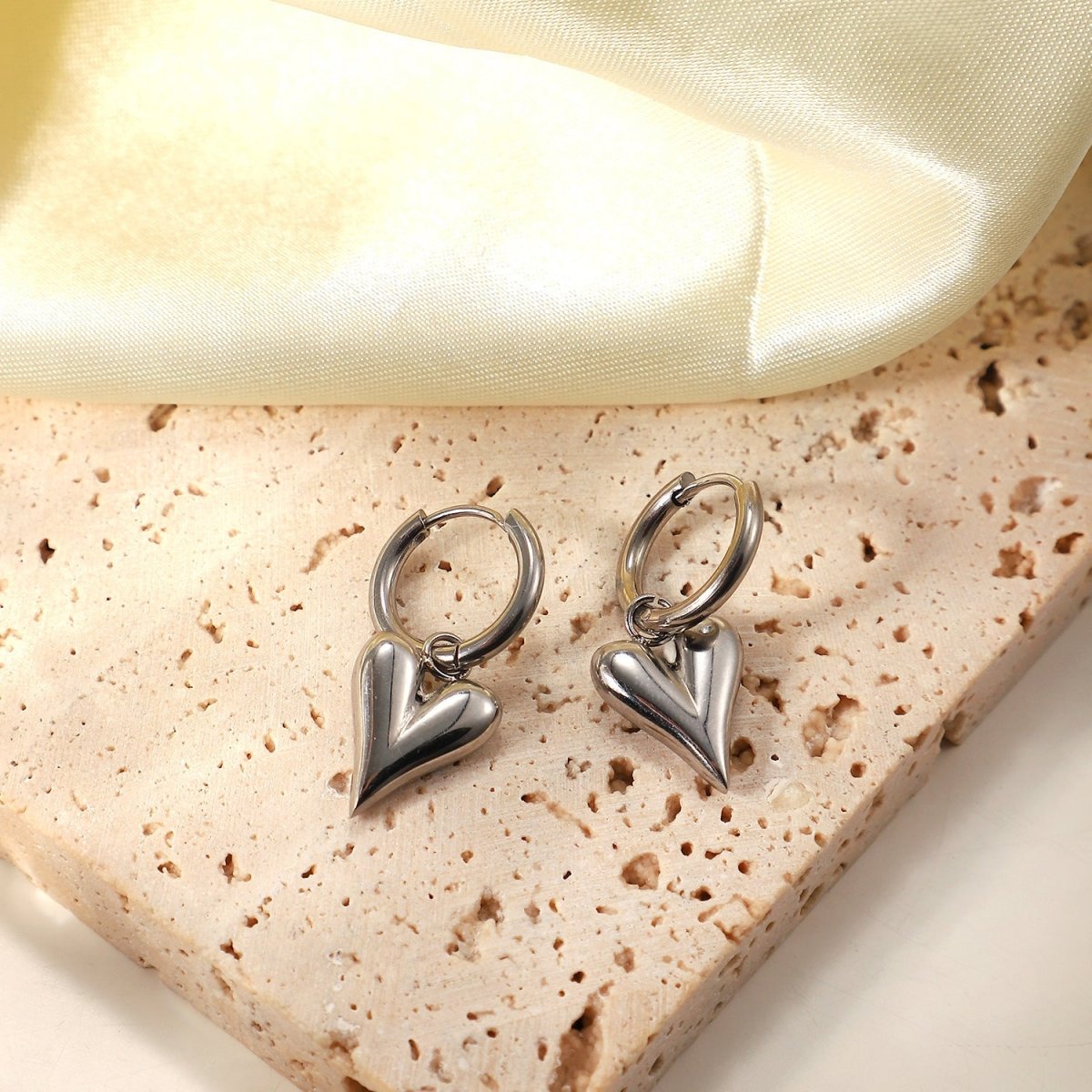 Titanium Earrings Retro Three-dimensional Love-Jewearrings