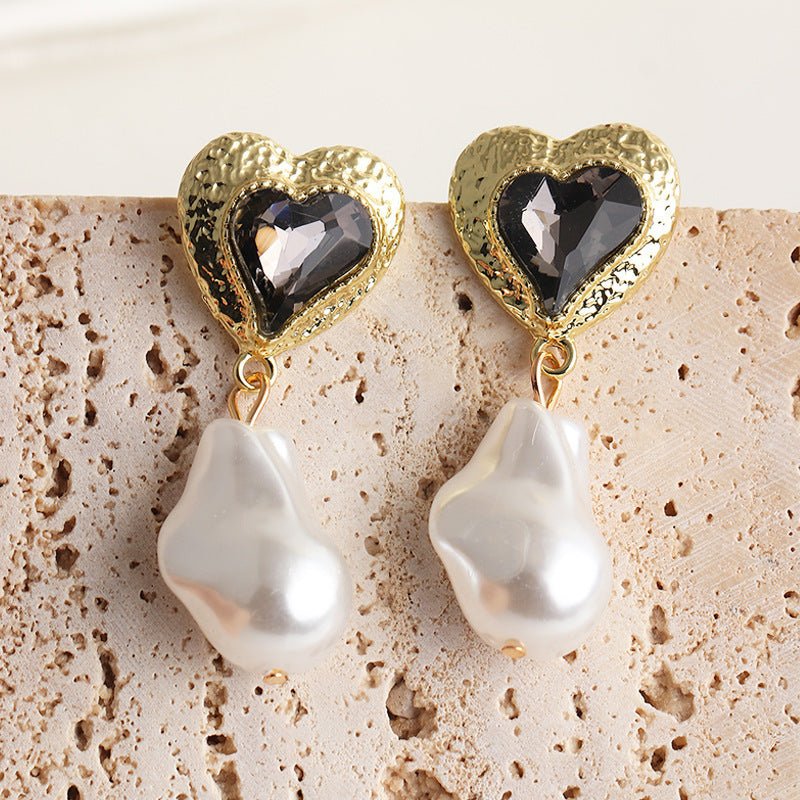 Vintage Baroque Pearl Stud Earrings Love Heart Shaped Glass Earrings-Jewearrings