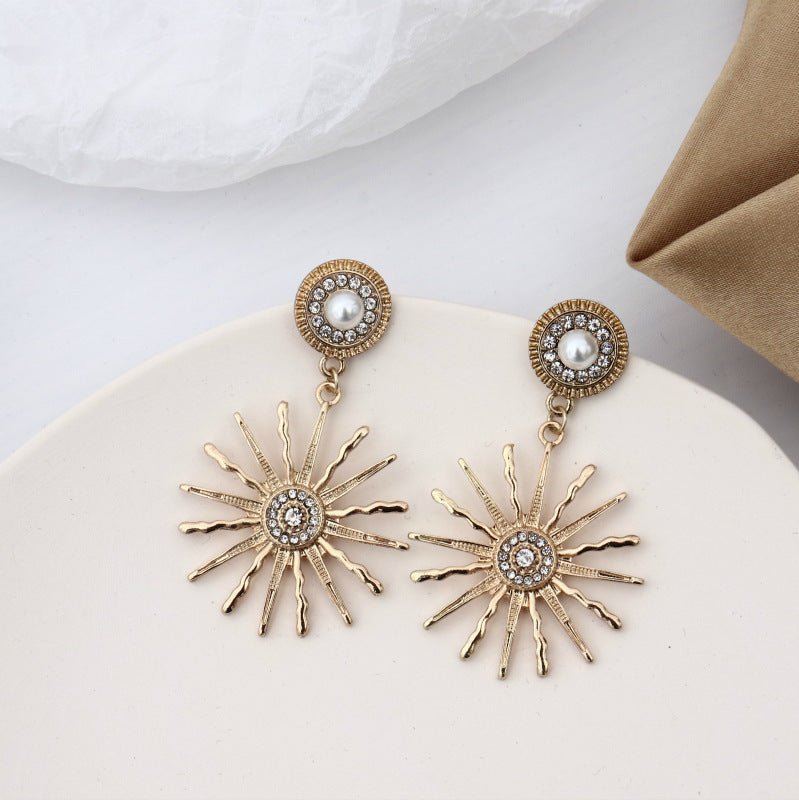 Vintage Metal Pearl Stud Earrings Temperament French Diamond-Jewearrings