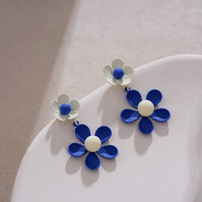 White Flower Earrings - Contrast Design-Jewearrings