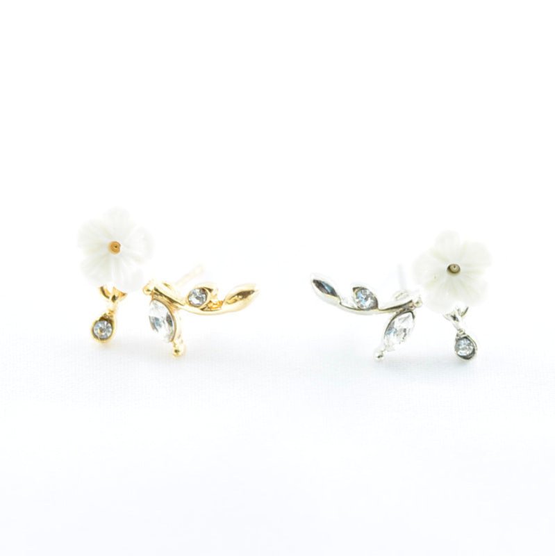 White Flower Earrings - Shell & Sterling Silver-Jewearrings