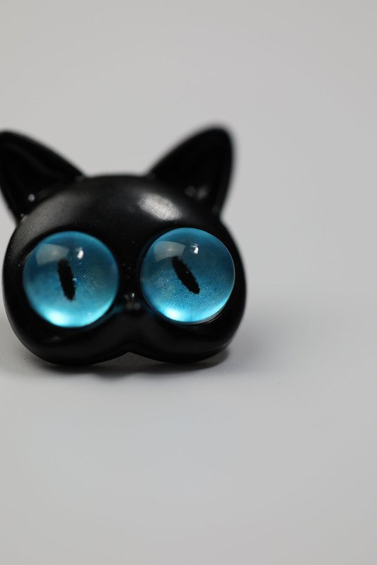 Wind-up Big Blue-eyed Cat Earrings-Jewearrings