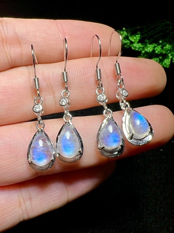 Women's Fashionable All-matching Natural Blue Moonstone Earrings-Jewearrings