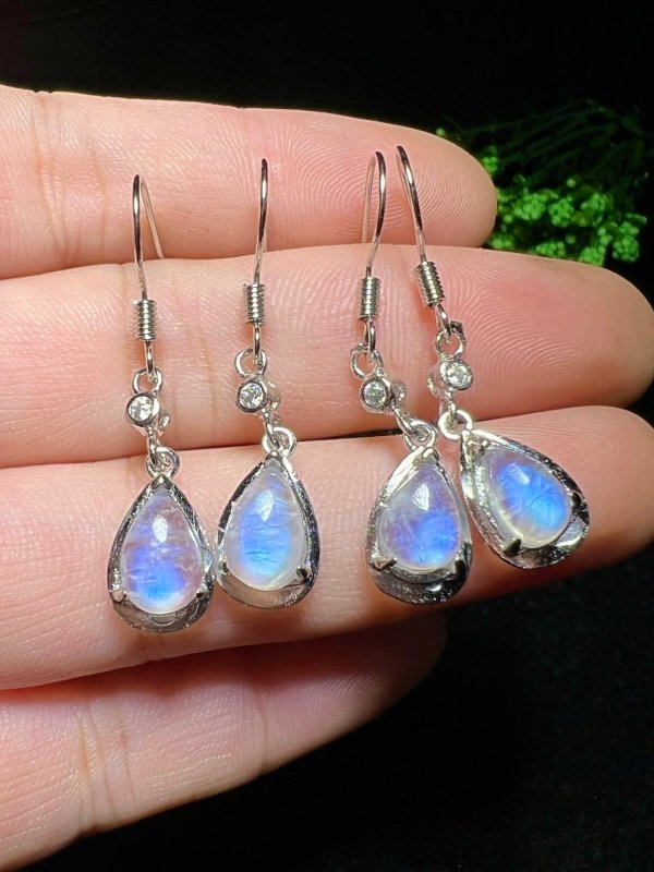 Women's Fashionable All-matching Natural Blue Moonstone Earrings-Jewearrings