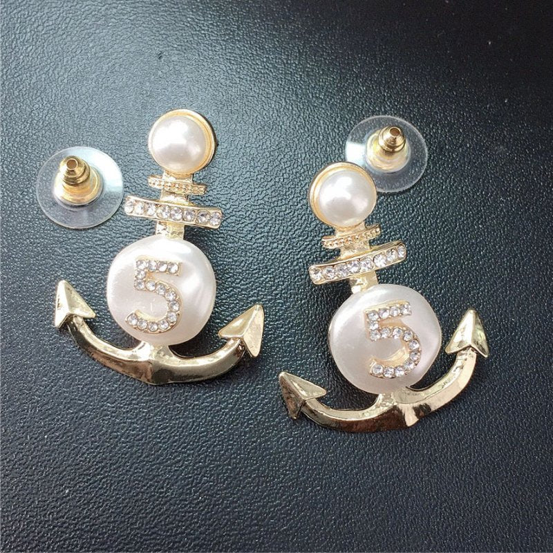 Women's Niche Retro Baroque Pearl Earrings-Jewearrings